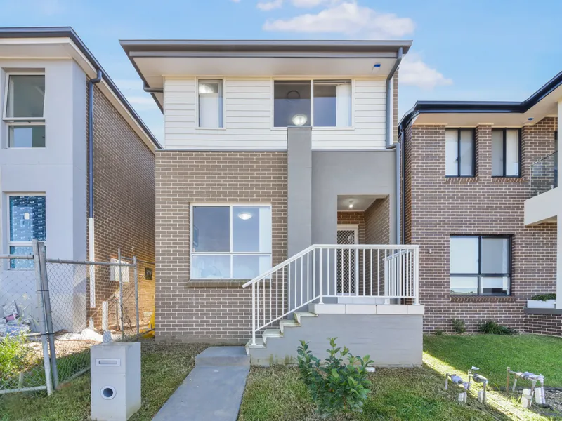 Park Front Brand New 4 Bed Family House Ready to Move in!!!