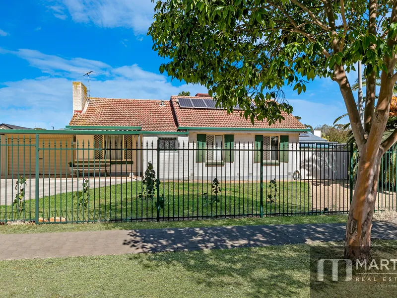 NEAT AND TIDY - ROOM TO MOVE!!