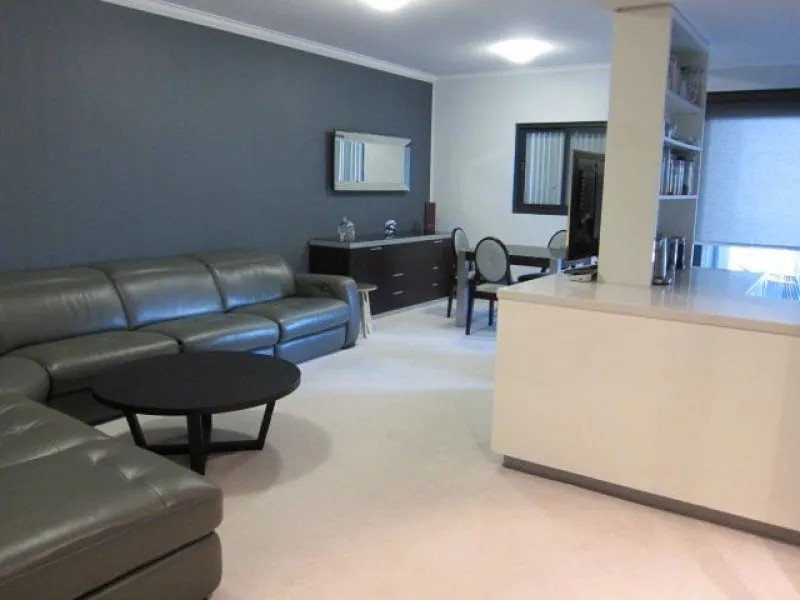 Fabulous Fully Furnished 2 Bedroom 1½ Bathroom Apartment