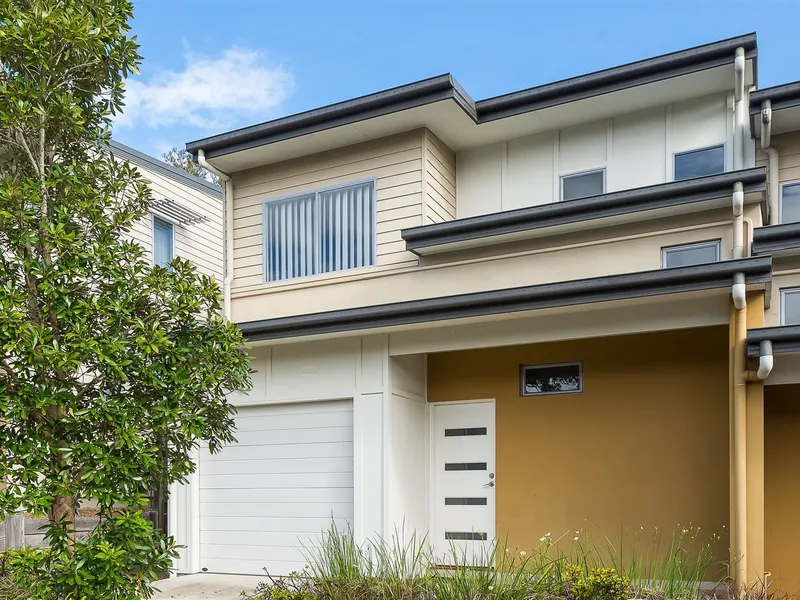 Tidy Townhouse in Great Location