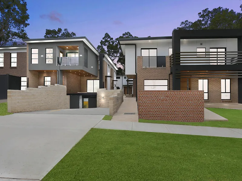 Brand new luxury townhouses in parkside location 