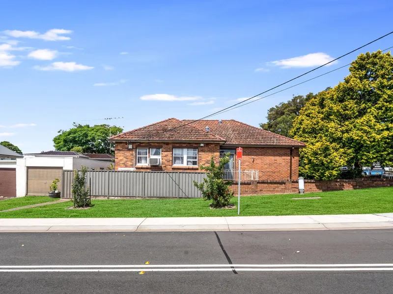 Well positioned only minutes walk to Woolooware Train Station
