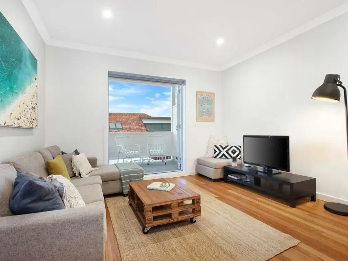 House-Like Apartment In The Heart Of South Bondi Village