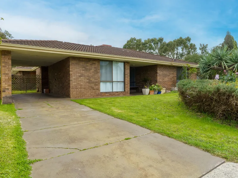 JUST LISTED! SPACIOUS 5x2 FAMILY HOME IN SOUGHT AFTER LOCATION