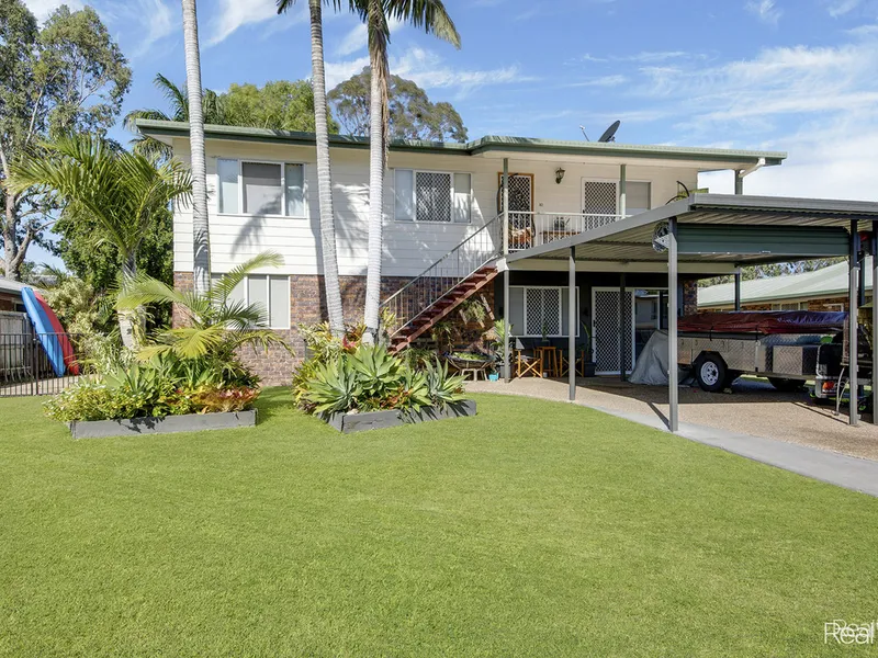 WOW! 7 BEDROOM HOME IN PARKHURST!