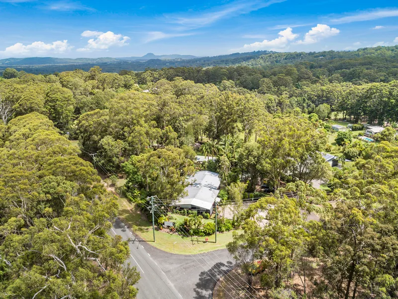 Noosa Hinterland Acreage - Shop, Salon & Homes - Invest or Occupy