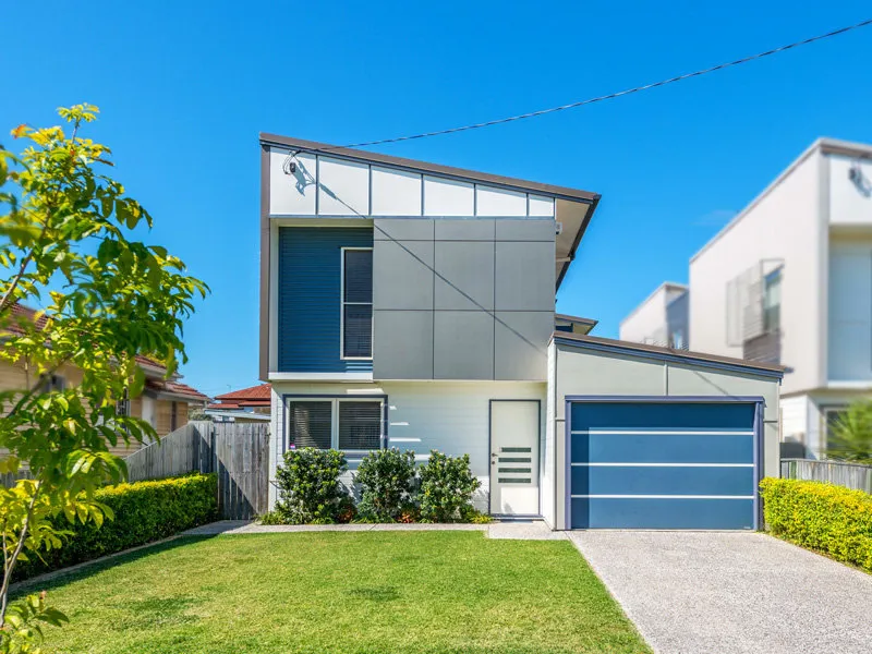 CONTEMPORARY LIVING.