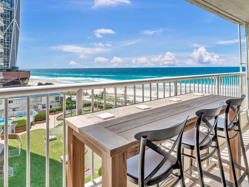 ABSOLUTE BEACHFRONT - FULLY RENOVATED