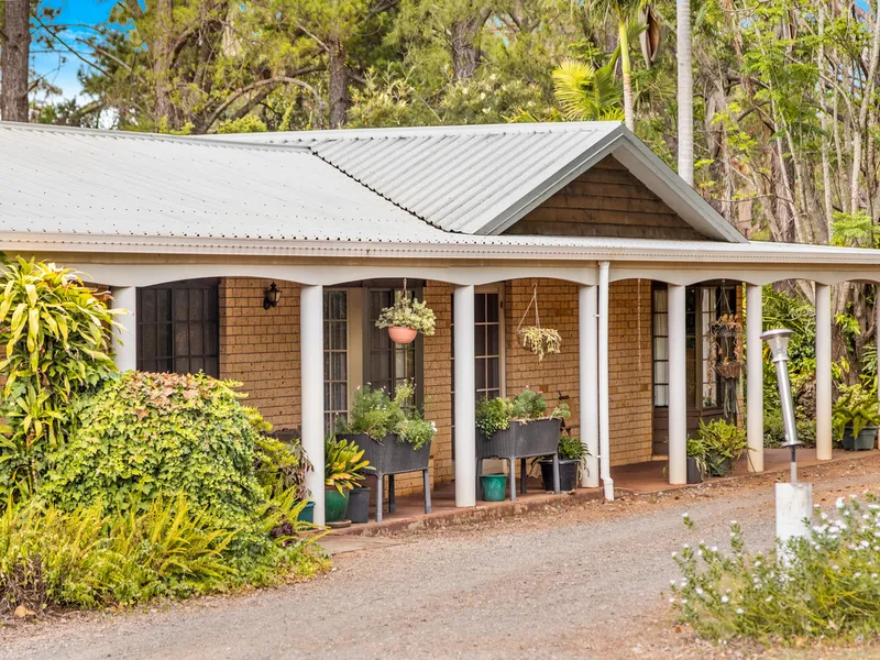 Boutique Rose Farm and Residence on Acreage