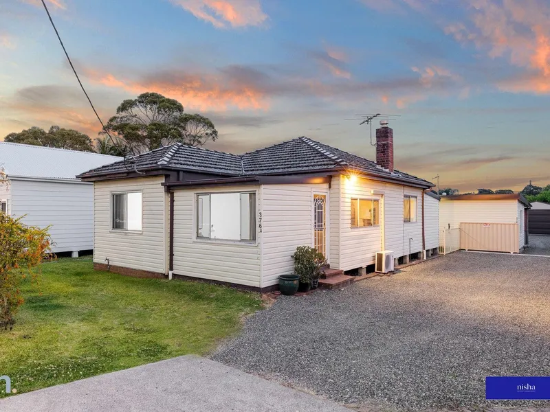 YOUR HOME AND YOUR OFFICE ALL IN THE ONE SPOT!