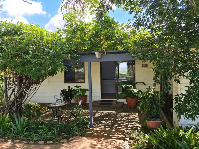 MODERN HOME ON 5 ACRES WITH BREATHTAKING NORTH FACING VIEWS