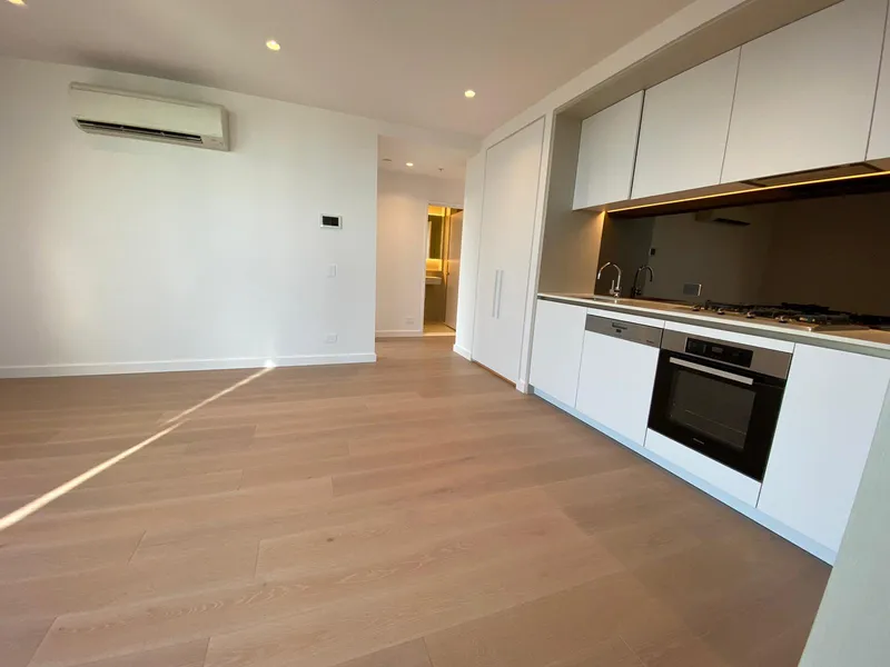 BRAND NEW LUXURY 2 BEDROOM APARTMENT Docklands