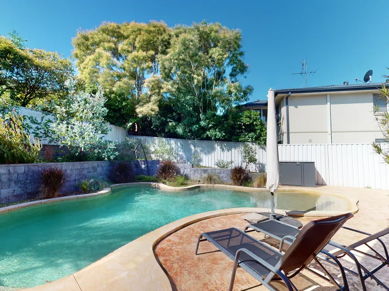 Three Bedroom House with In-Ground Pool