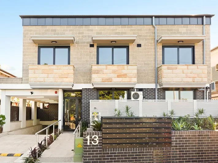 Studios in concord west from $320 to $400 (including water and gas bills) 