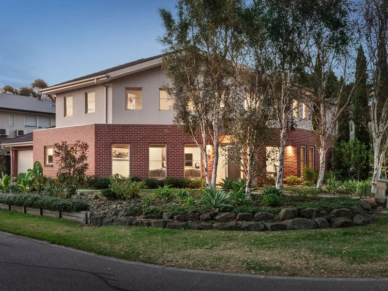 Low-maintenance, executive lifestyle in a premier position