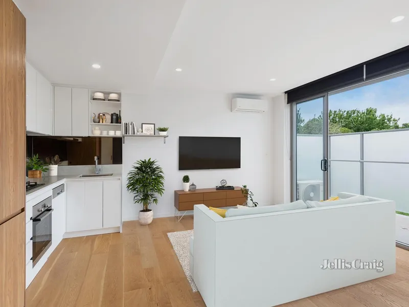 Stylish Contemporary Living, Amazing Location