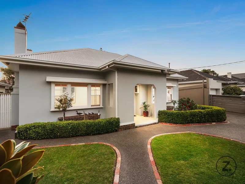 Art Deco Luxe Home Minutes to the beach