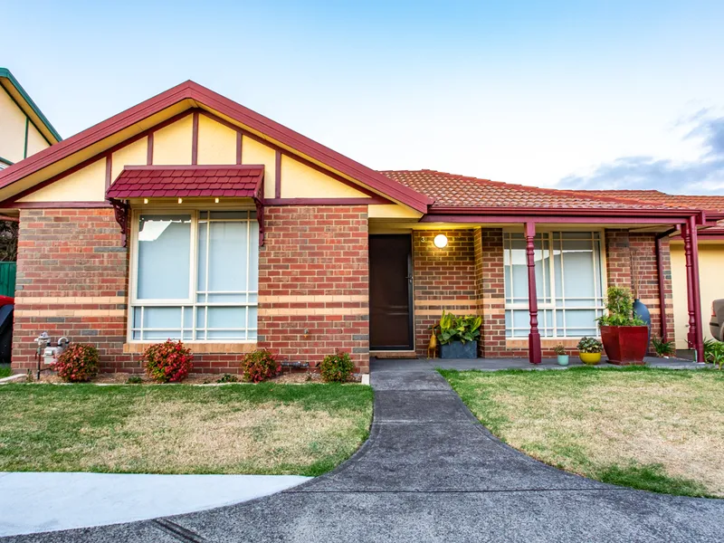 FULLY FURNISHED- 6 month lease only