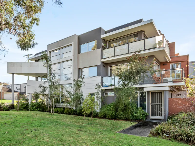 Mountain Views, Contemporary Light Filled Living