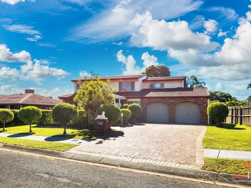Stunning family residence in the ever popular suburb of Sunnybank Hills...