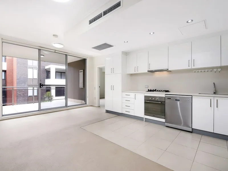 Modern Quiet Apartment in Convenient Location!