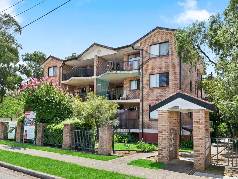 FRESH FULL BRICK APARTMENT