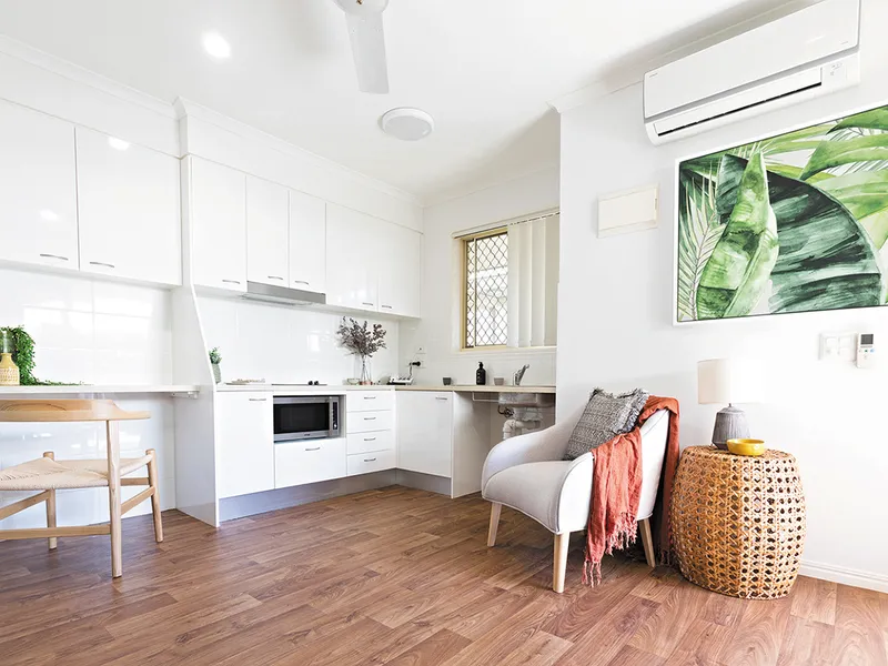 One-bedroom rental apartment in Golden Beach