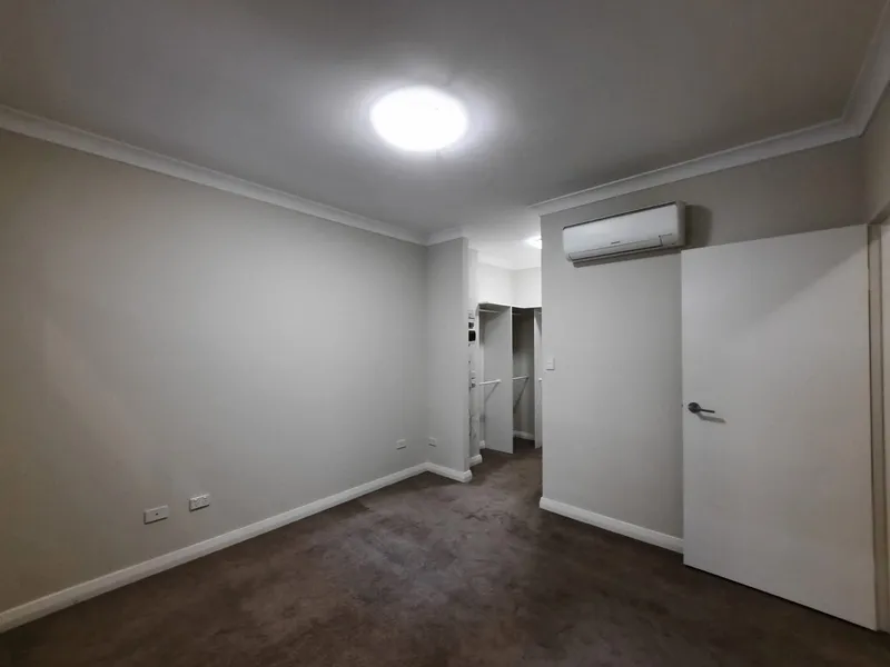 Stunning One Bedroom Apartment in Homebush 