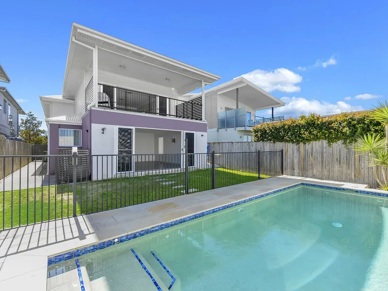 Supreme Family Home With Sensational Racetrack Views!