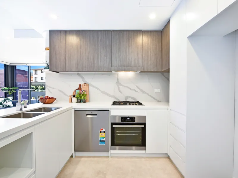 BRAND NEW - SPACIOUS 3 BEDROOM