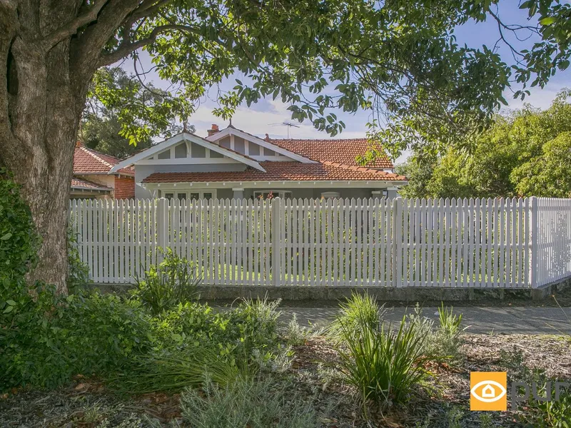 1930's CHARMING AND UNIQUE CHARACTER HOME!