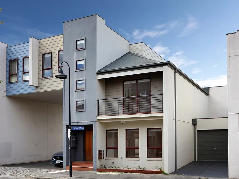 4 Bedroom Townhouse!