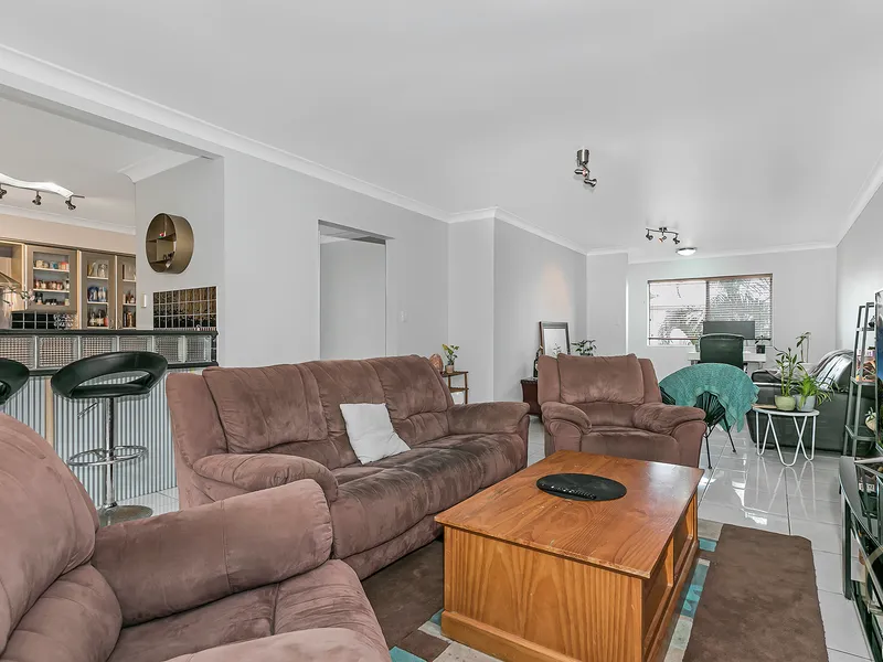 Family Size Apartment In Clayfield
