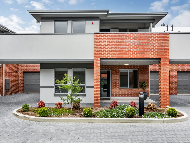 Luxurious As New Retirement Home Accommodation (criteria apply) Please read further