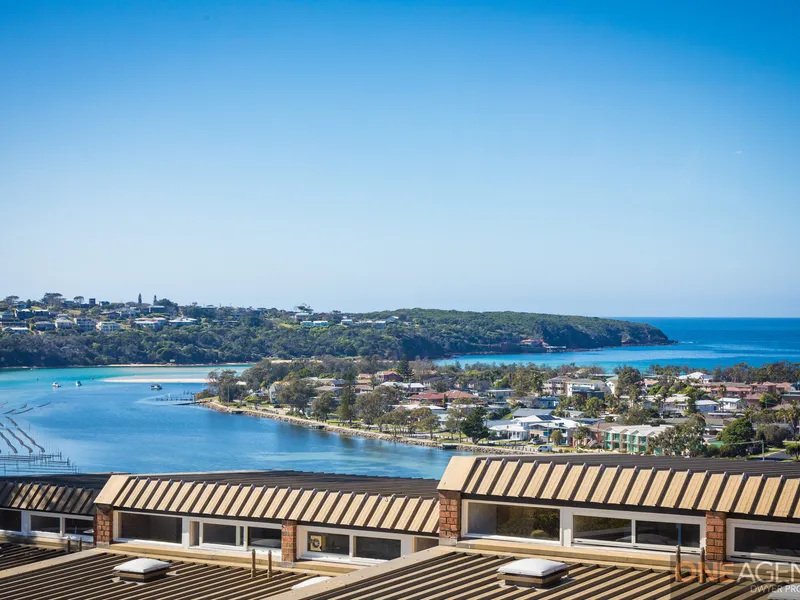 Holiday in style with views to impress Text 19/1-5OceanView to 0488 884 531 for more information