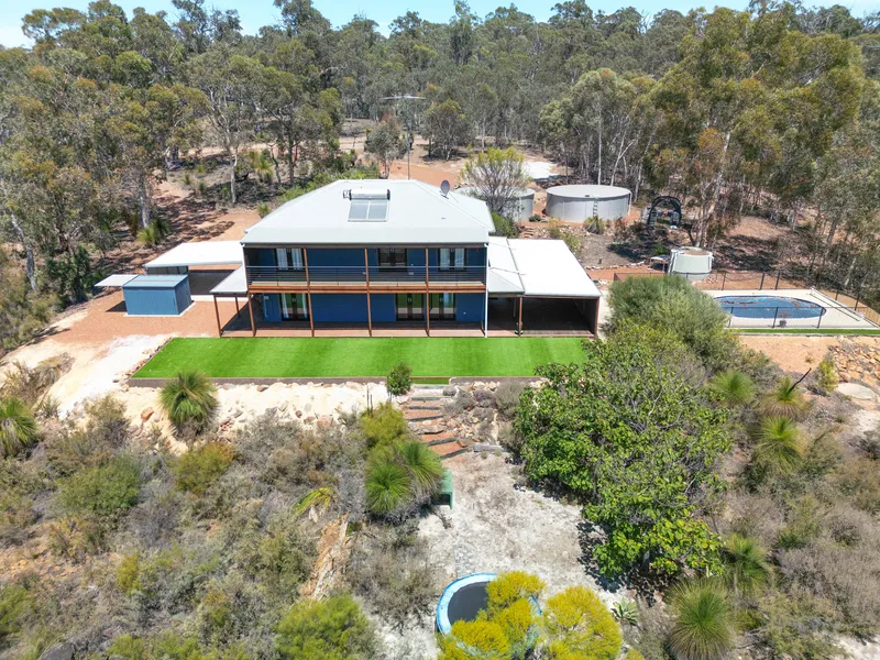 LUXURY FORREST RETREAT