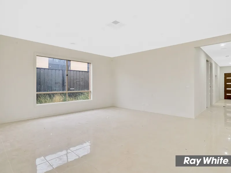 Luxurious Family Home- Outstanding Value, Unbeatable Location!