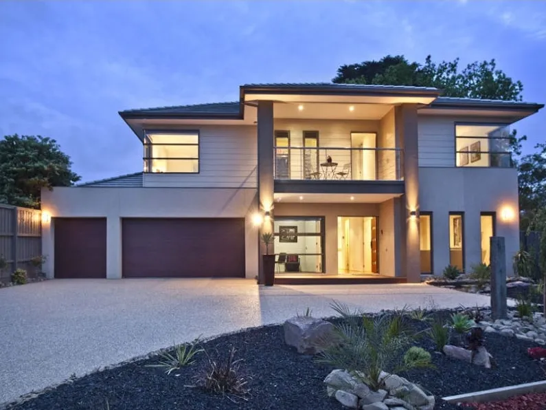 Grand Home with Triple Garage