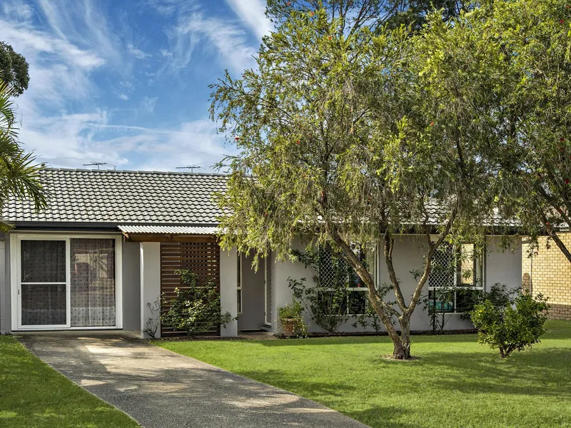 Side Access, Large Patio & Pool