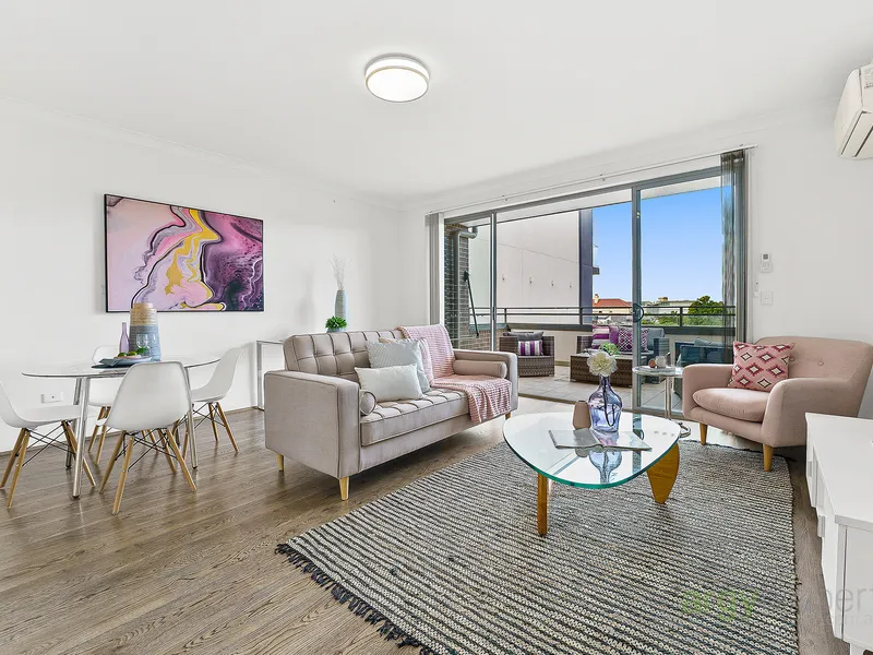 Top Floor with Desirable N/E Aspect