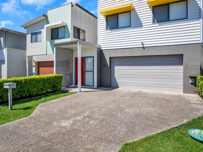 Lifestyle on the Lakes!  