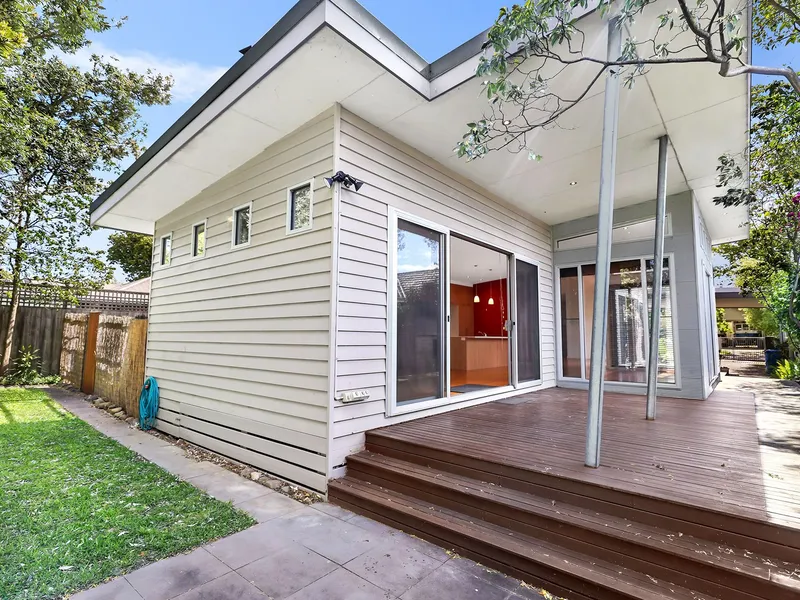 SPACIOUS & PRIVATE FAMILY HOME