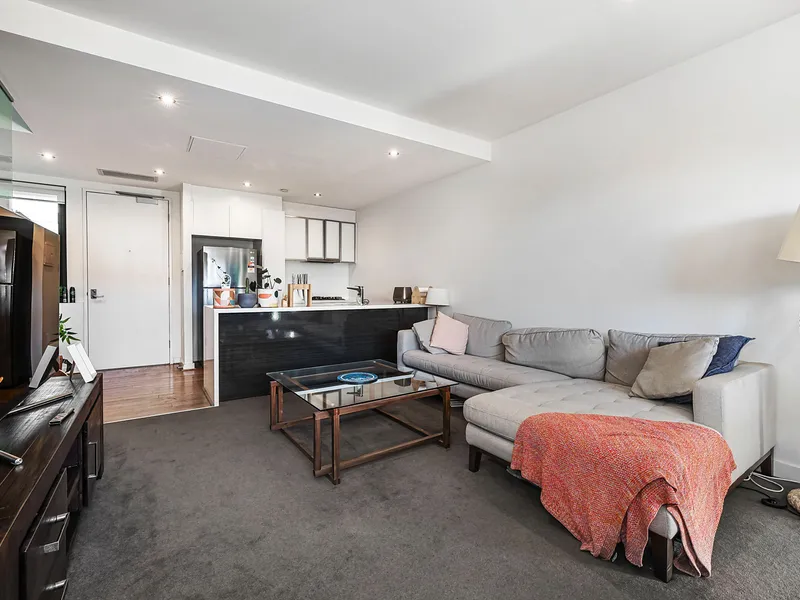 AMAZING SPACE IN A COOL CONTEMPORARY CONVERSION