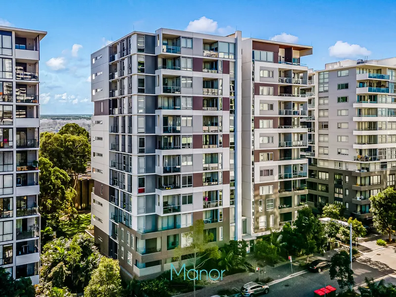 Modern Living in Enviable Location!