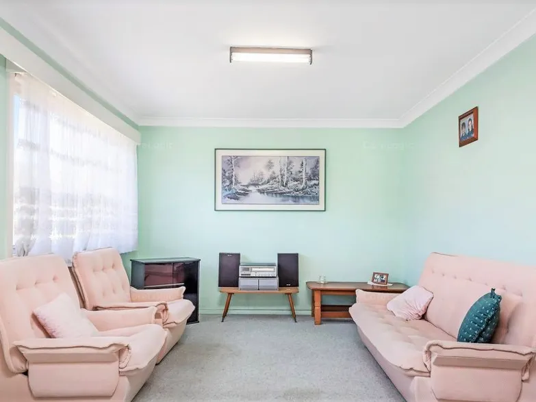 4 bed 2bath house for rent in 18 Larien Crescent, Birrong NSW 2143.
