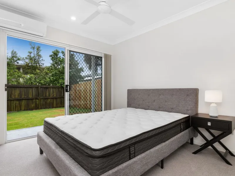 ULTRA CONVENIENT TINGALPA LOCATION - PARK ON HAMILTON STREET
