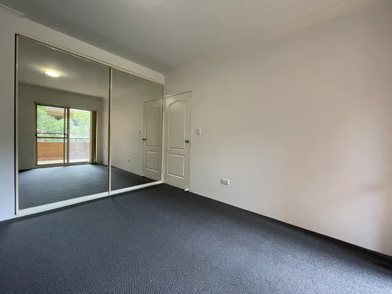 IMPECCABLY PRESENTED TWO BEDROOM APARTMENT - TWO WEEKS FREE RENT 
