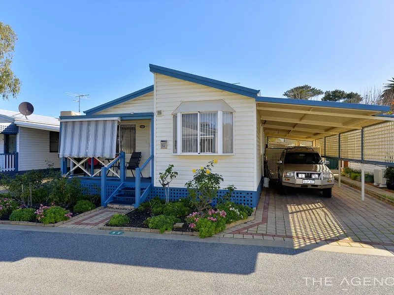 Reduced to sell! Roomy 3 bedroom park home.