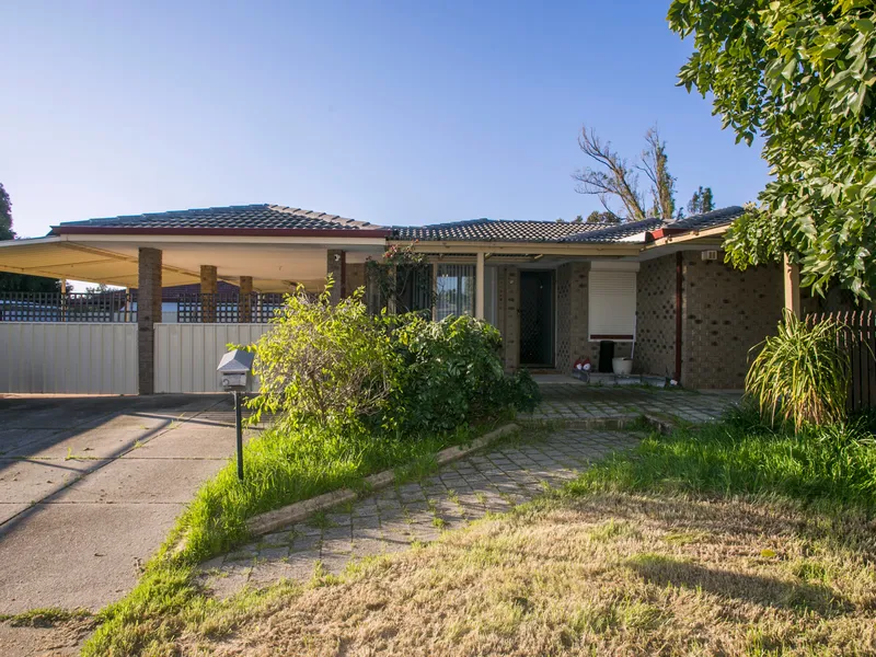 4x1 Home with Large Living Areas, Rear Patio & Workshop on Massive 688m2 Block!