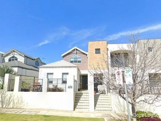 Charming 2-Bedroom Townhouse with Modern Amenities